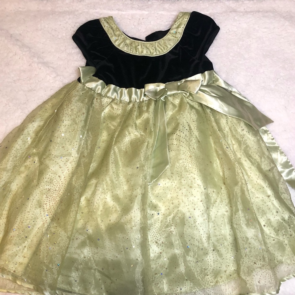 Beautiful Green Dress 5t